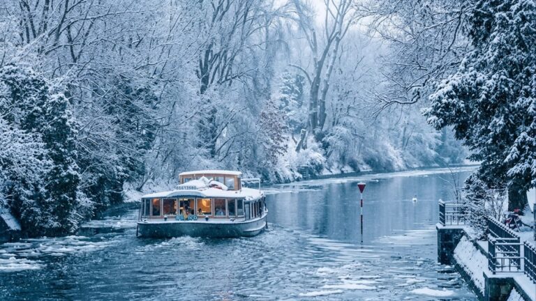 Salonschiff Philippa Weihnachten Winter